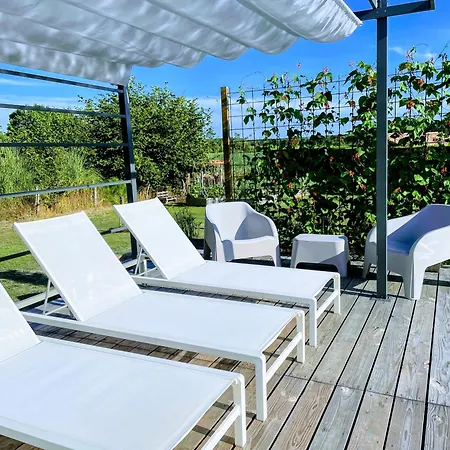 Larimar Chambre D'hote Bed & Breakfast *